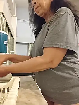 NakedMILFx Chat XXX live