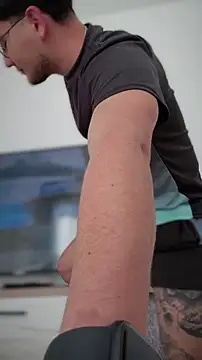 Massimo_Fiore 即時 XXX 聊天