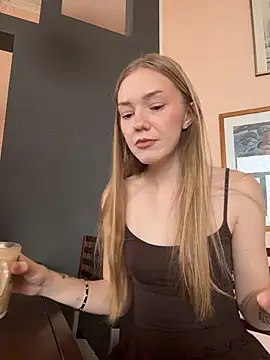 MilaMoone Chat XXX in diretta