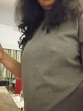 دردشة NakedMILFx الجنسية المباشرة