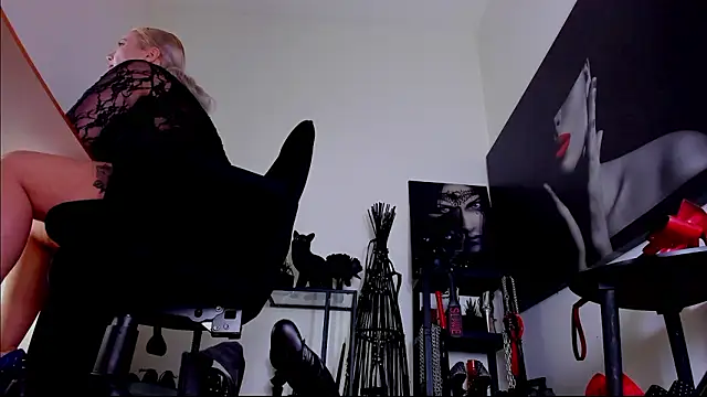 MistressDemiのライブXXXチャット