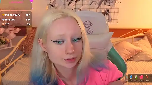 Chat +18 de Katia_Kim ao vivo