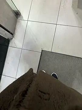 urzhinzhin – Naživo XXX chat