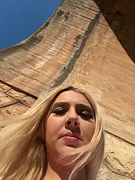 hotamanda01: διαδικτυακό σόου στην κάμερα