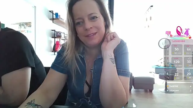 Chat +18 de Miss-Chupagirly ao vivo