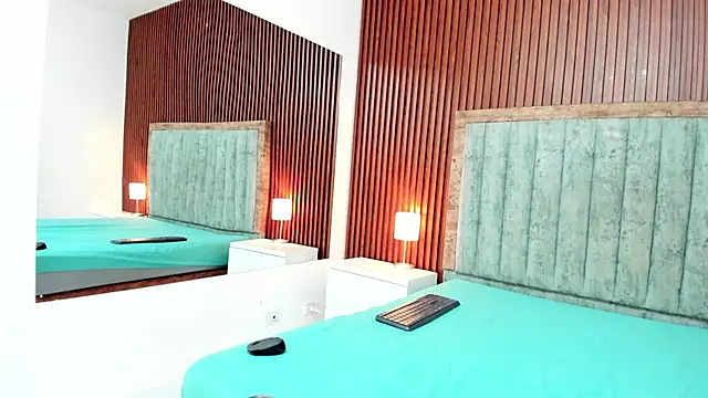 XXX chat uživo modela Kiki_Stevens