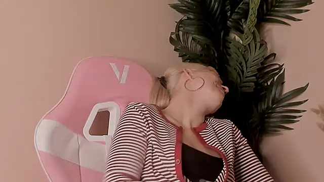 TieraSavell Live XXX-Chat