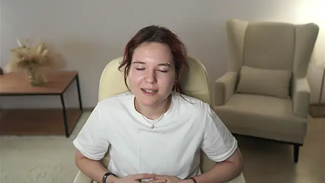 XXX chat uživo modela MelvaGoya