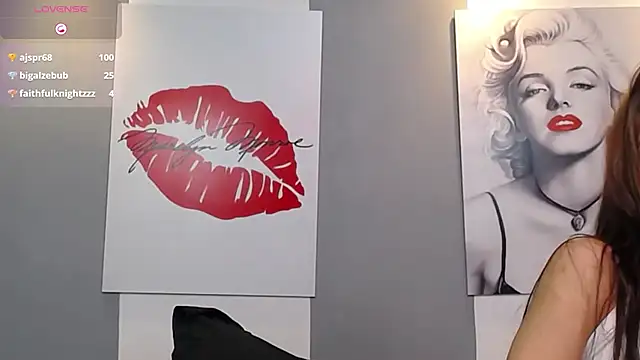 priya_tara Chat XXX live