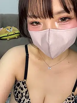 momodayo2525 Webcam-Show