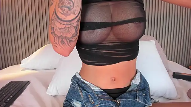 CaitlynCouper Live XXX Chat