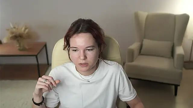 XXX chat uživo modela MelvaGoya