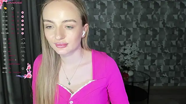 Chat +18 de A_delina ao vivo