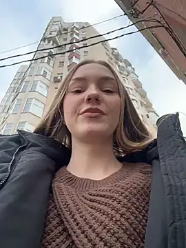 MilaMoone Adlı Modelin Canlı XXX Sohbeti