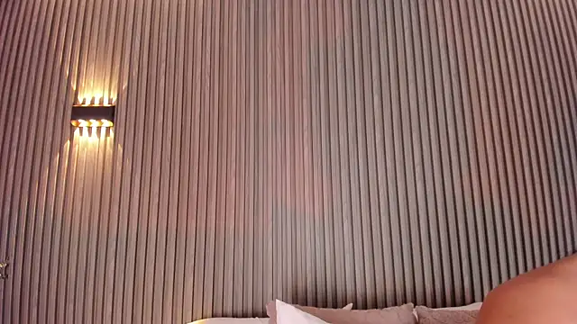 Chatroom XXX en direct de CaitlynCouper