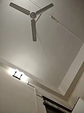 Chat +18 de NakedMILFx ao vivo