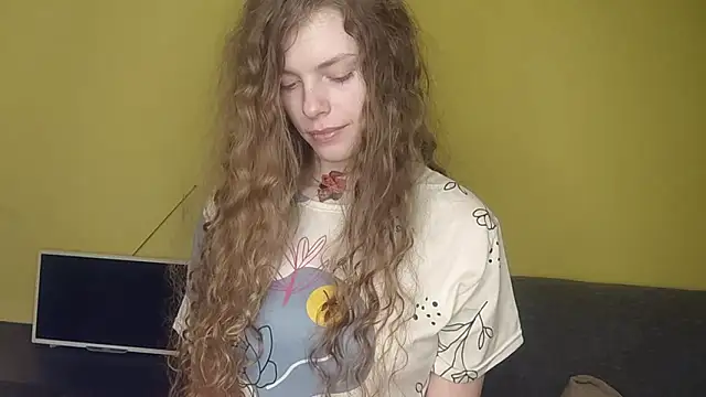 Chat +18 de RayaNenlia ao vivo