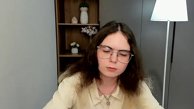 Chat +18 de MyrlZangger ao vivo