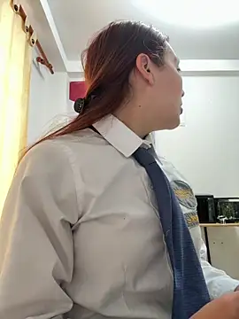 Chat XXX en directo de Emily-7_