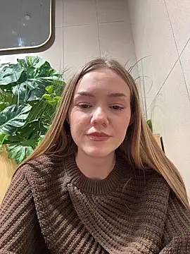 MilaMoonen Live XXX chat