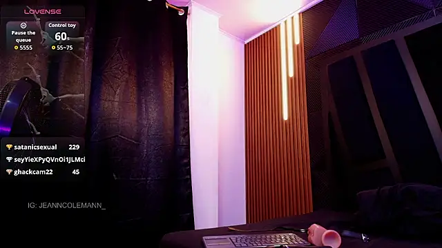 Hanna_Becker_ Adlı Modelin Canlı XXX Sohbeti