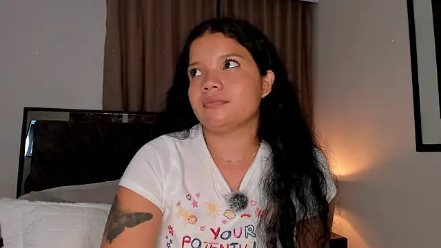 Selhenah Chat XXX in diretta