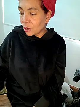 Scarlet_curly8a – Kamerová šou