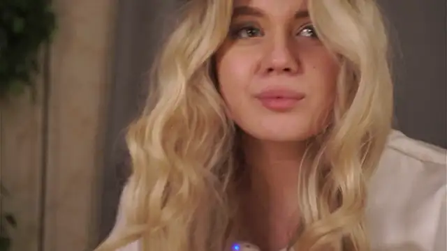 Show modela DonitaWolfenbarger na web-kameri