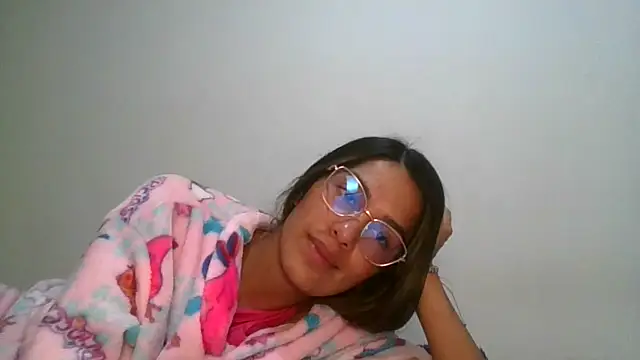 Chatroom XXX en direct de Juanabrunette7