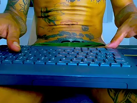 Hot_Latino_x 现场XXX聊天