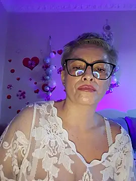 BellaBellaHotのライブXXXチャット