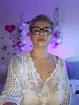 BellaBellaHot 现场XXX聊天