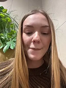 Онлайн чат XXX MilaMoone