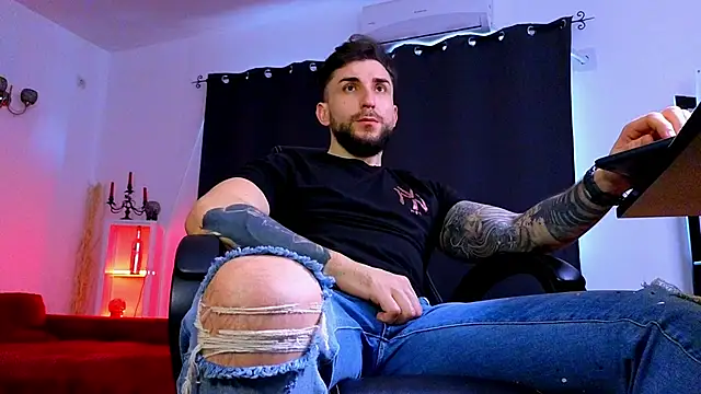 Онлайн чат XXX MightyAaron66