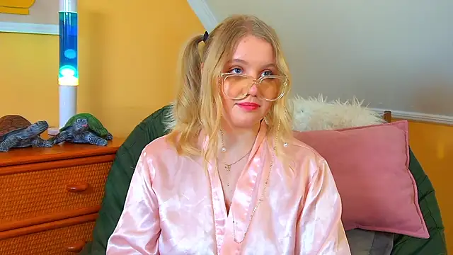 Chatroom XXX en direct de EmilyEvanse