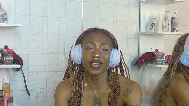 XXX chat uživo modela DaniaMarcell