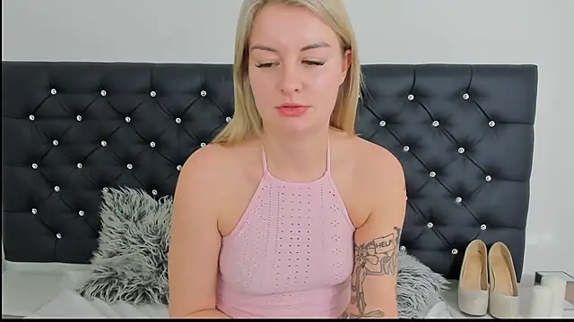 LenaHorny Adlı Modelin Canlı XXX Sohbeti