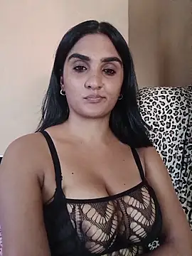 XXX chat uživo modela Eroticindian07