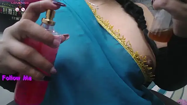 Chat +18 de dayadubey_ ao vivo