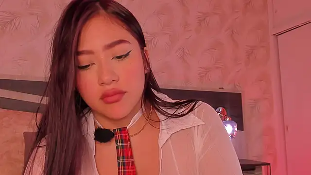 Chat +18 de nicolle_pierce ao vivo