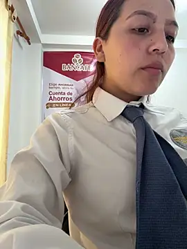 Emily-7_のライブXXXチャット