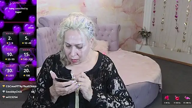 Penelope_Pinky Adlı Modelin Canlı XXX Sohbeti