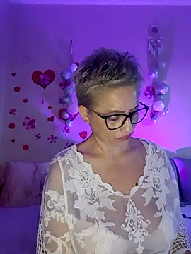 BellaBellaHot's Live XXX Chat