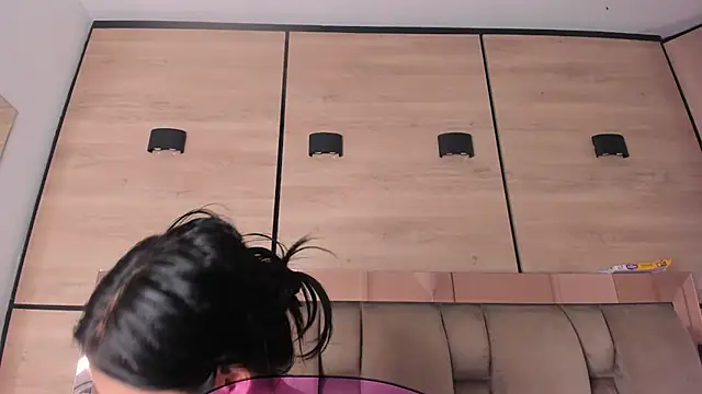 karol_lewiss 现场XXX聊天