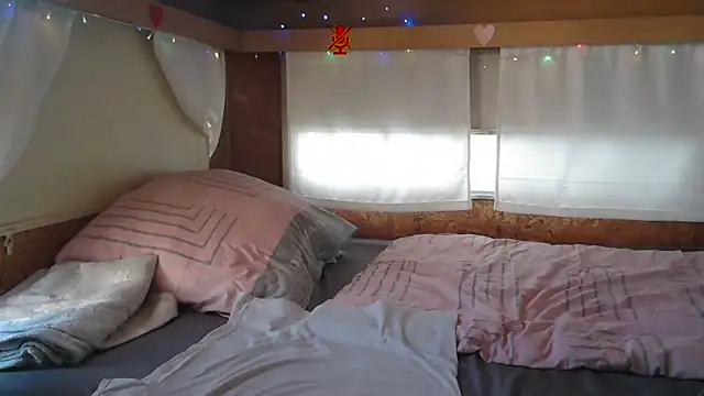 Sylly Adlı Modelin Canlı XXX Sohbeti