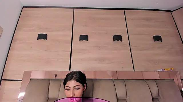 karol_lewiss' Live XXX Chat