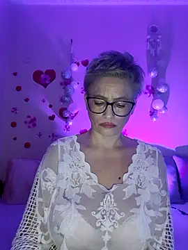 BellaBellaHot Adlı Modelin Canlı XXX Sohbeti