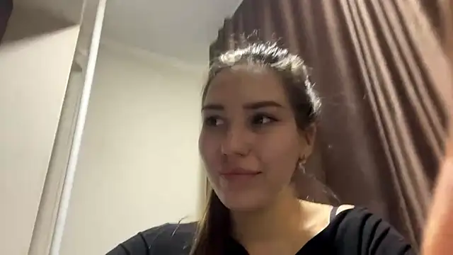 HypnoticEyeys – webcam-show