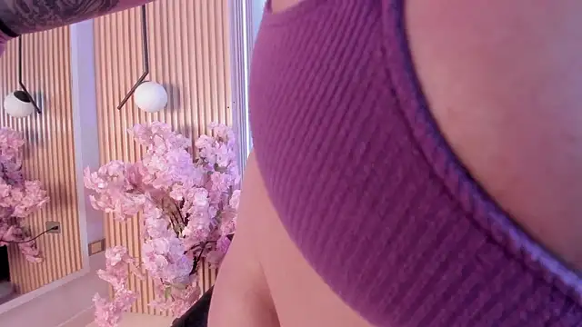 karo_linee1 Obrolan Langsung XXX