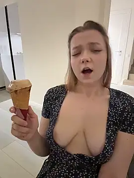 แชท XXX สดของ JennyPortman